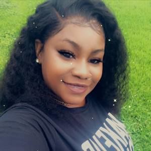 Meet your Posher, Janay